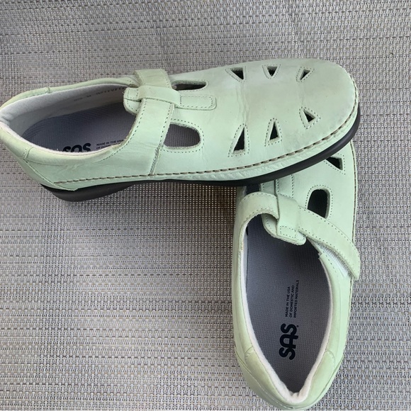 SAS Pistachio Roamer Slip-on VelClosure Size 8WW With Breathable Cut-outside - Picture 10 of 14
